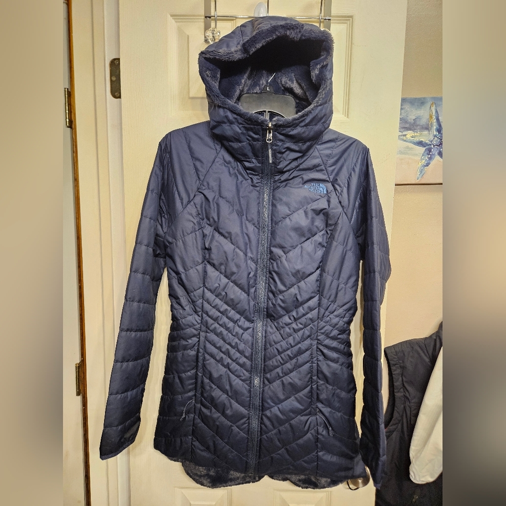The North face dark blue fleece lined reversible long quilted jacket coat small